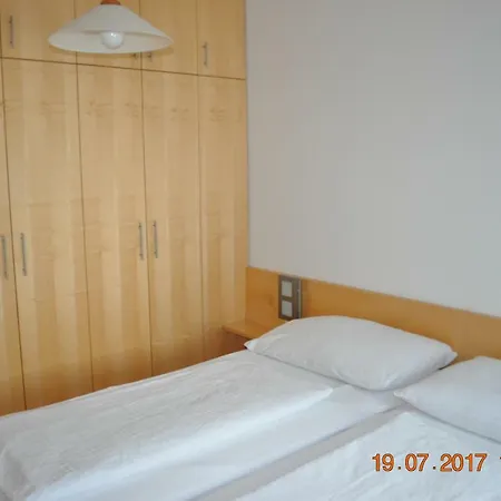 Appartmenthaus Josefikeller Podersdorf am See Esterno foto